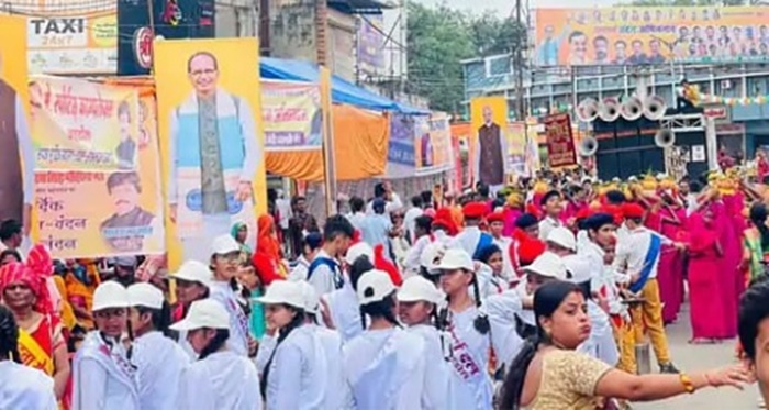 CM Shivraj In Shahdol: मुख्यमंंत्री ने किया स्कूटी योजना का शुभारंभ ...